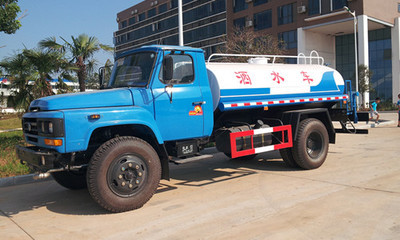 國產灑水車選購指南 聚焦尖頭灑水車、東風單橋灑水車與廠家報價